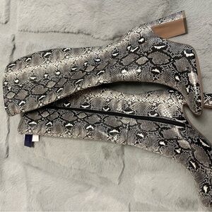 Size 6 Snake Skin Boots, NTW
